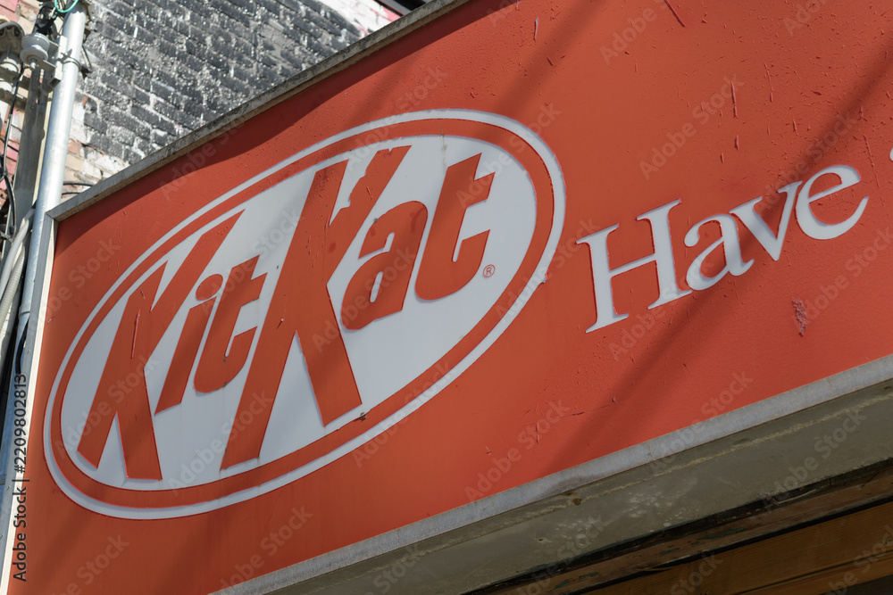 Fototapeta premium vintage KitKat logo sign in Toronto