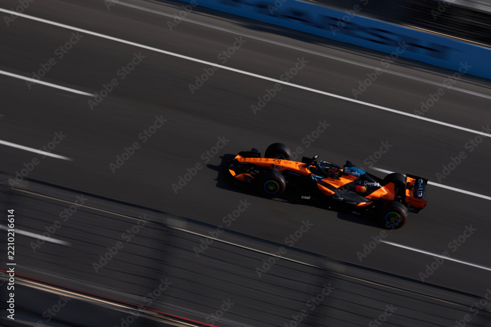 Naklejka premium BAKU, AZERBAIJAN - SEPTEMBER 2026: Oscar Piastri drives the McLaren F1 car at high speed along the straight during the Formula 1 Azerbaijan Grand Prix 2026