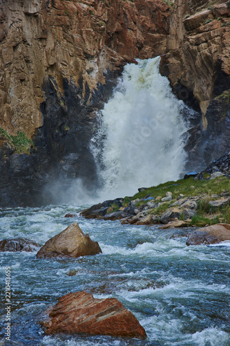  waterfall near roots.