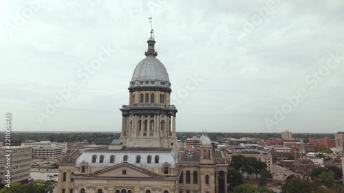 Illinois State Capitol building - drone rotates around the building