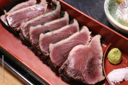 鰹のタタキ（藁焼き・高知名物）