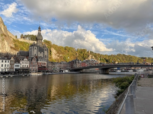 Obraz na plátně view of the river in the city of Dinant