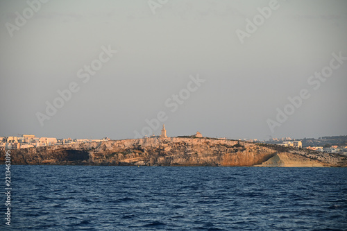 Les îles de Saint-Paul, St Paul's Island, un petit archipel situé au large de la baie de Saint-Paul à Malte, reconnaissable par la statue de l'apôtre Paul qui est érigée