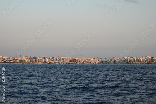 Le front de mer de Bugibba sur l'île de Malte