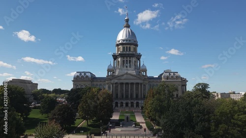 Illinois State Capitol sunny day