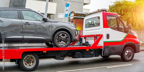 Roadside assistance truck handling a vehicle failure
