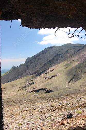 鷲ヶ峰 虎ヶ峰 阿蘇山 高岳 中岳 仙酔峡 火口東展望所 熊本県 岩稜 絶景 背景素材