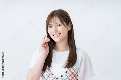 若い女性のスキンケア