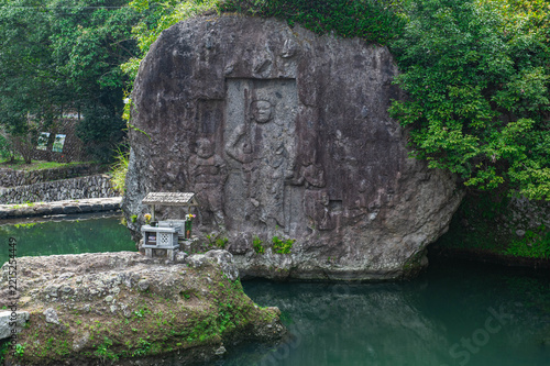 天念寺の川中不動