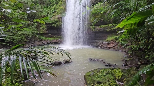 Caminata por pequeñas cascadas en Panama 
