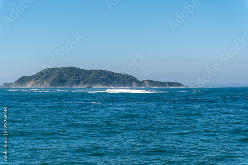 フェリーから見た伊勢湾の島