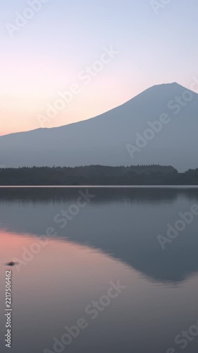 Mount Fuji Reflected in Lake Tanuki at Dawn (Vertical | Time Lapse | PANNING)