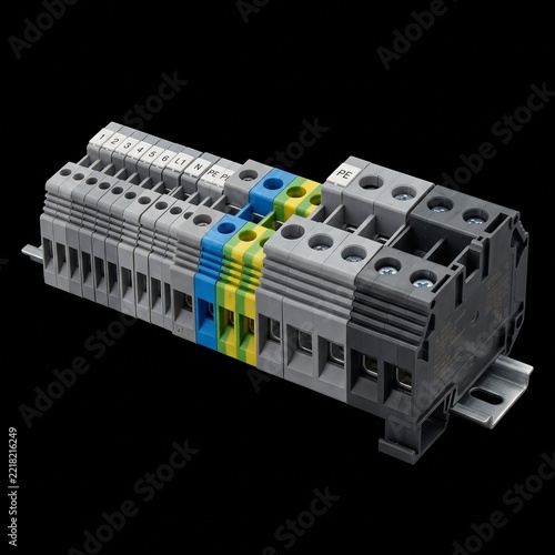 Industrial electrical terminal blocks mounted on din rail for wiring