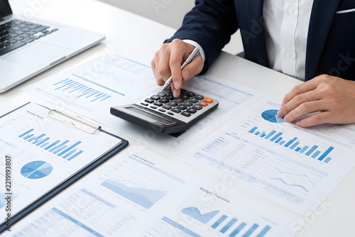 Business Financial Analysis and Budget Calculation with Reports and Calculator
