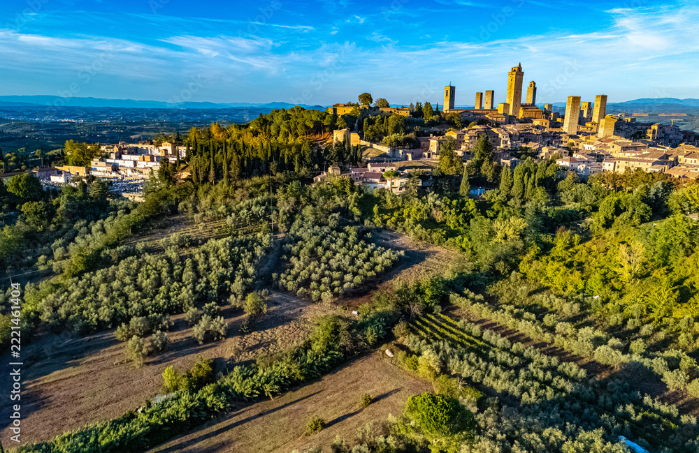 Naklejka premium Aerial view of San Gimignano, Tuscany, Italy