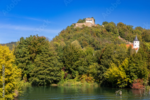 Burgruine an der Donau bei Donaustauf, Bayern