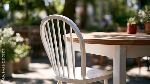 White Windsor Chair at Round Table in Sunny Garden / 陽だまりの庭の丸テーブルと白いウィンザーチェア