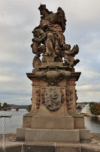 Fotografie Praga - Gruppo scultoreo di Santa Ludmilla sul Ponte Carlo