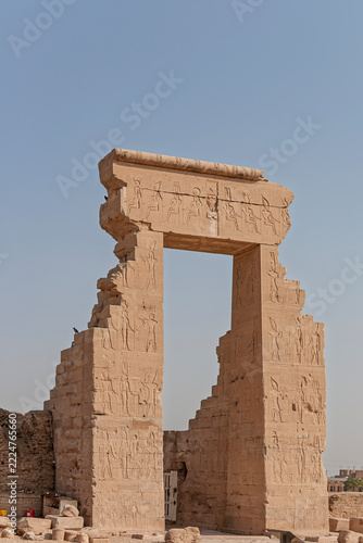 Römisches Nordtor (Gate of Domitian and Trajan) im antiken Tempelkomplex von Dendera, Ägypten