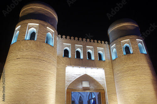 porte principale Ota Darvoza, Itchan Kala à Khiva, Ouzbékistan 