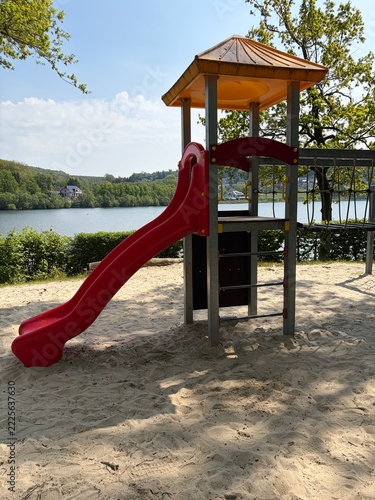 Spielplatz am Vorbecken des Sorpesees im Sauerland	
