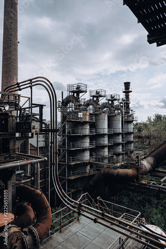 Ausblick auf Entstaubungsanlagen und Rohrsysteme im Landschaftspark Duisburg-Nord