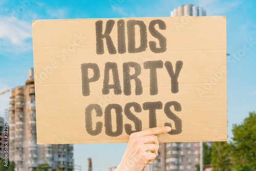 Obraz na plátně "Kids party costs" Birthday invitations, entertainers, venues, party bags, and cake demands push modern parents