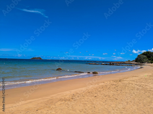 Obraz na plátně Marble Beach Trincomalee Sri Lanka with Golden Sand and Blue Tropical Ocean