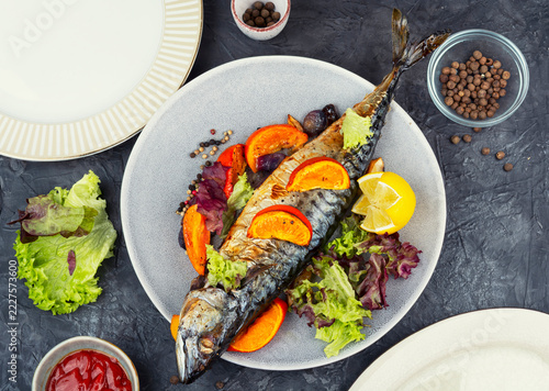 Gourmet baked mackerel with orange and mandarin