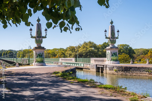 Fotografie The Briare canal bridge by Gustave Eiffel, a masterpiece of river engineering -