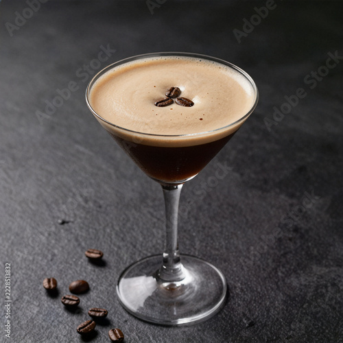 Obraz na plátně Coffee Cocktail Glass with Frothy Top and Coffee Beans