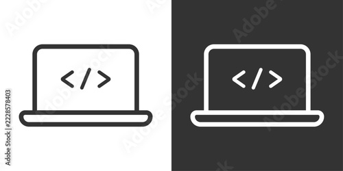 プログラミングコード入りノートパソコンアイコン（画面中央にHTML風のコード記号を配置した白黒線画ベクター素材）
