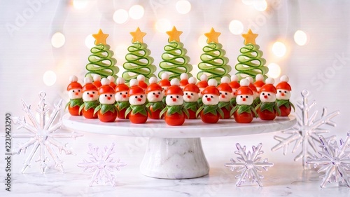 クリスマス　たくさんの可愛いサンタカプレーゼ	
