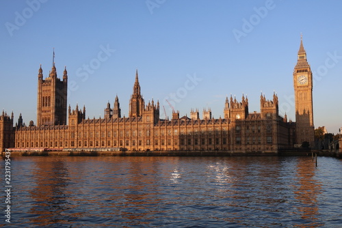 Obraz na plátně Palace of Westminster Front Facade in London, United Kingdom