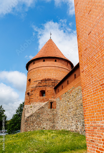 Fotografie Round brick defensive tower of Trakai Island Castle in Trakai, Lithuania