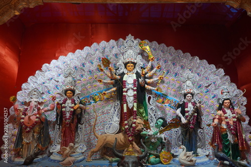 Fotografie godess durga idol during puja carnival in india