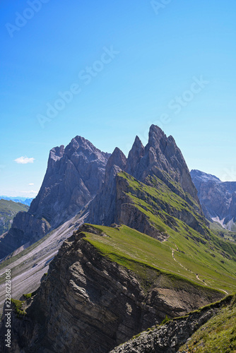 Fotografie mountain landscape with blue sky